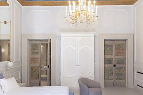 Palazzo Zimara Boutique Hotel
