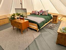 Walltree House Glamping - Cozy Glamping Experience