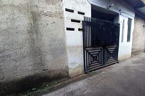 SPOT ON 94051 Mekar Guest House Syariah