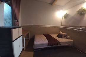 SPOT ON 94051 Mekar Guest House Syariah