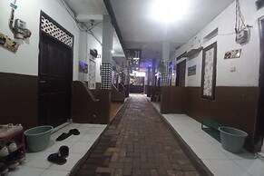 SPOT ON 94051 Mekar Guest House Syariah