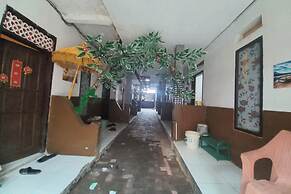 SPOT ON 94051 Mekar Guest House Syariah