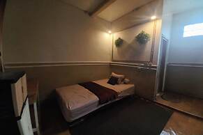 SPOT ON 94051 Mekar Guest House Syariah