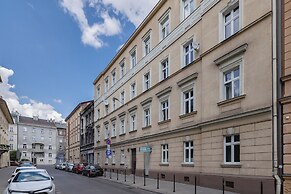 Asnyka Apartment Cracow by Renters