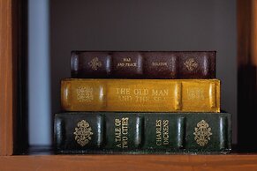 Asnyka Apartment Cracow by Renters