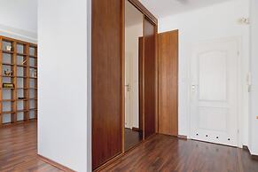 Asnyka Apartment Cracow by Renters