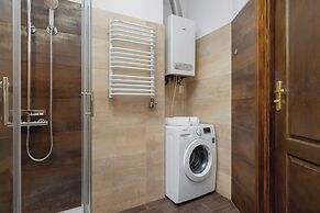 Asnyka Apartment Cracow by Renters