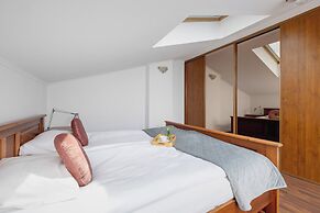 Asnyka Apartment Cracow by Renters