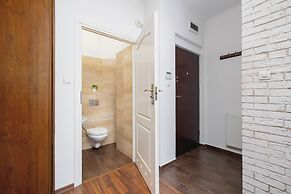 Asnyka Apartment Cracow by Renters