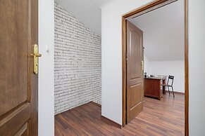 Asnyka Apartment Cracow by Renters