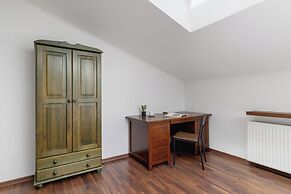 Asnyka Apartment Cracow by Renters