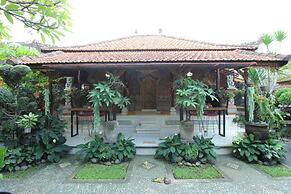 Capital O 94011 Binhari Guest House