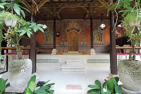 Capital O 94011 Binhari Guest House