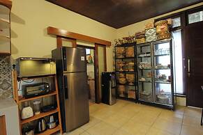 Capital O 94011 Binhari Guest House