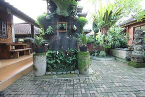 Capital O 94011 Binhari Guest House