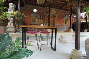 Capital O 94011 Binhari Guest House