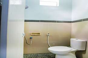 OYO 94002 Mutiara Indah Hotel