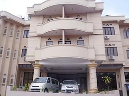 OYO 94002 Mutiara Indah Hotel