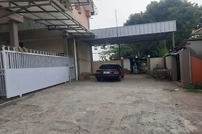 OYO 94021 Guest House Pak Eman