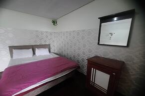 OYO 94021 Guest House Pak Eman