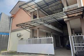 OYO 94021 Guest House Pak Eman