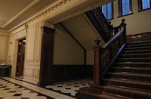 Hestia at Historic Building in Recoleta