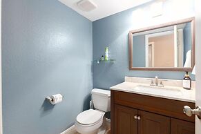 Sunny San Diego Retreat w Hot tub & Game Room