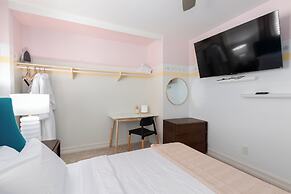 Sunny San Diego Retreat w Hot tub & Game Room