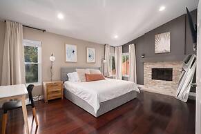 Sunny San Diego Retreat w Hot tub & Game Room