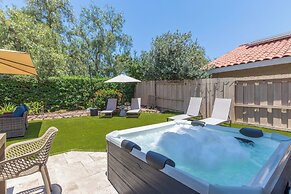 Sunny San Diego Retreat w Hot tub & Game Room