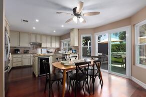 Sunny San Diego Retreat w Hot tub & Game Room