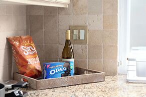 Sunny San Diego Retreat w Hot tub & Game Room