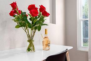 Sunny San Diego Retreat w Hot tub & Game Room