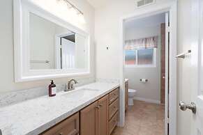 Sunny San Diego Retreat w Hot tub & Game Room