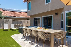 Sunny San Diego Retreat w Hot tub & Game Room