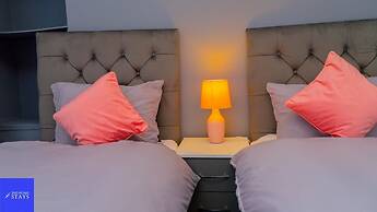 Cradley Manor - Spacious 6 Bedroom House
