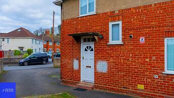 Cradley Manor - Spacious 6 Bedroom House