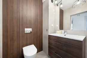 Amazing Apartment for 6 by Renters