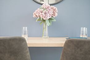 Amazing Apartment for 6 by Renters