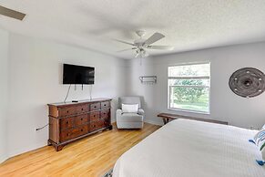 Lanai & Gas Grill: Bright Home in The Villages!