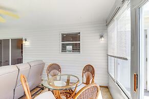 Lanai & Gas Grill: Bright Home in The Villages!