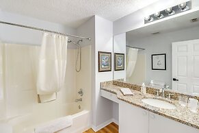 Lanai & Gas Grill: Bright Home in The Villages!