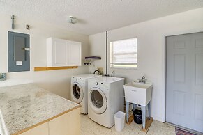 Lanai & Gas Grill: Bright Home in The Villages!