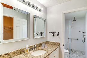 Lanai & Gas Grill: Bright Home in The Villages!