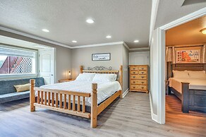 Portland Area Group Getaway: Hot Tub & Views!