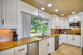 Portland Area Group Getaway: Hot Tub & Views!