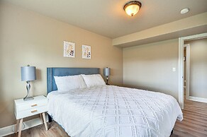 Portland Area Group Getaway: Hot Tub & Views!