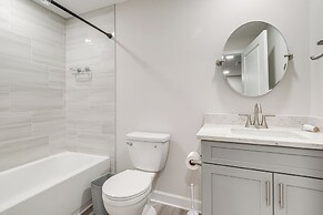 Quaint Stafford Apartment w/ Electric Fireplace!