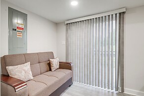 Quaint Stafford Apartment w/ Electric Fireplace!