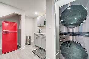 Quaint Stafford Apartment w/ Electric Fireplace!